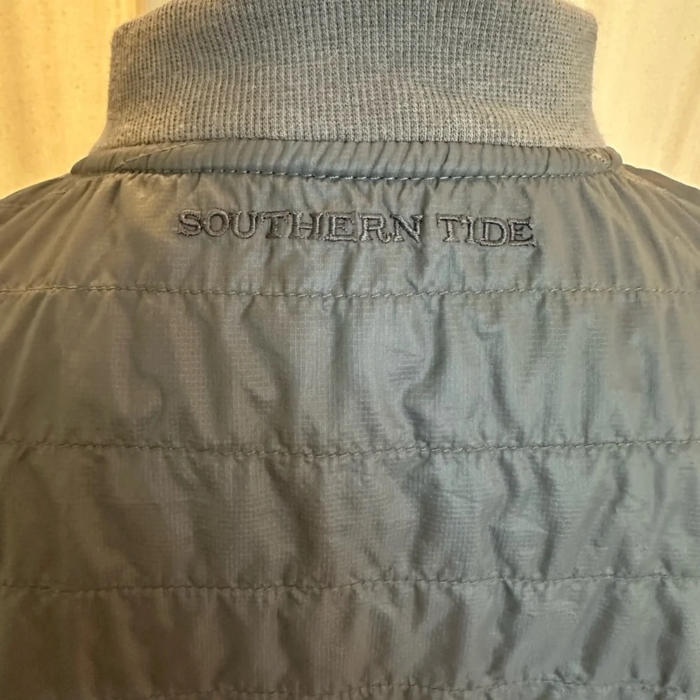 Southern Tide Gray Quilted Vest with Knit Accents - Picture 5 of 6